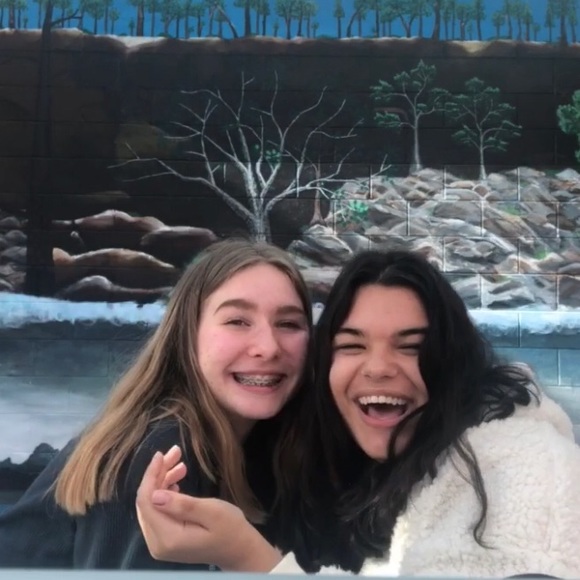 Meet your Posher, Olivia - Picture 1 of 1